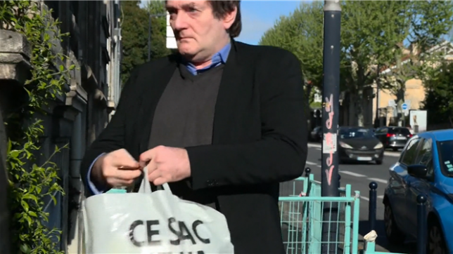 Pierre Palmade est sorti mercredi matin du centre pénitentiaire de Bordeaux-Grandignan où il était incarcéré depuis quatre mois pour avoir provoqué un grave accident routier, et poursuivra sa peine de deux ans de prison ferme sous bracelet électronique, à domicile.