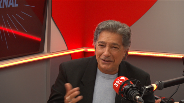 Alors qu’il s’apprête à retrouver son public en Belgique avec une série de concerts, Frédéric François revient sur une anecdote marquante de ses débuts : une rencontre inoubliable avec Michel Polnareff, son idole de jeunesse.