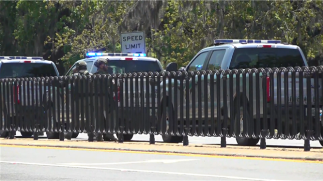 Le président américain Donald Trump qualifie la fusillade à l'université d'État de Floride de honte et de chose horrible, ajoutant : Il est horrible que de telles choses se produisent. Nous aurons plus de choses à dire à ce sujet plus tard.