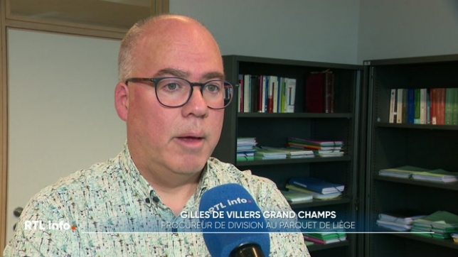 Les trafiquants utilisaient un dérivé du diesel, moins cher, comme carburant. La police a retrouvé des centaines de milliers d'euros et des voitures de luxe.