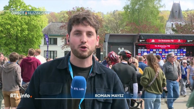 En direct, Romain Mayez explique que l'engouement du public est palpable autour du come back du champion olympique. Remco Evenepoel reprend la compétition à quelques kilomètres de chez lui, pour la Flèche Brabançonne.