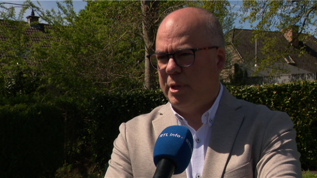 Le corps sans vie d’un jeune garçon de 16 ans a été repêché dans la Meuse. Gilles de Villers Grand Champs, procureur de division de Liège, explique où en est l'enquête.