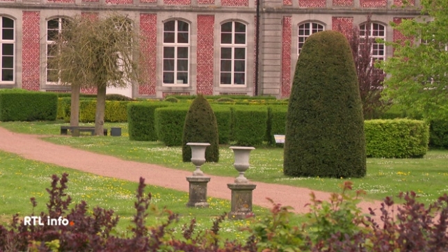 Un adolescent de 16 ans, élève au collège N-D de Bonne-Espérance à Estinnes, a mis fin à ses jours en se jetant sous une rame du métro à Paris. La scène horrible s'est déroulée devant les yeux de ses camarades de classes et professeurs lors d'un voyage scolaire effectué dans la capitale française.
