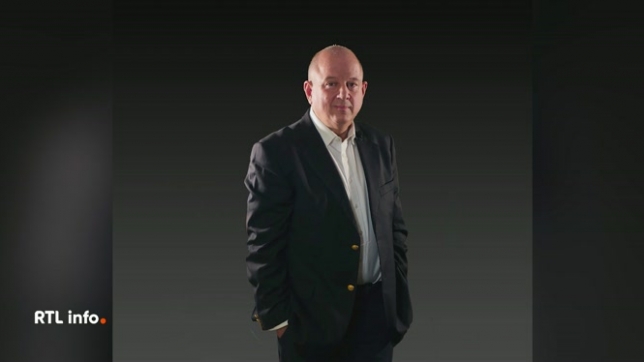 Le riche homme d'affaires, proche de la famille royale, était lié au meurtre de son épouse Myriam Lechien commis par son fils cadet Nicolas Ullens. Son procès doit se dérouler en 2026. Mais qu'en sera-t-il avec la disparition du seul témoin des faits ?