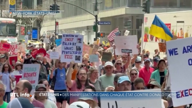 Des milliers d'Américains manifestent contre la politique de Donald Trump