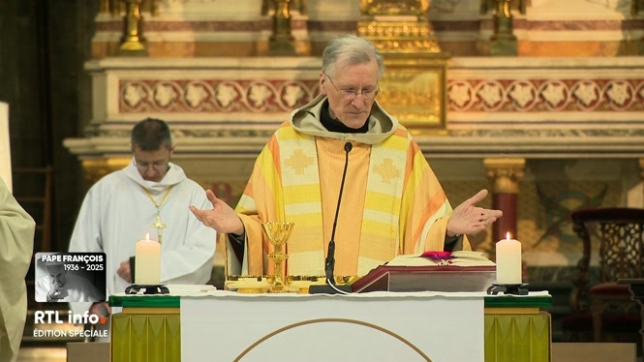 Le décès du pape a été annoncé peu avant 10h ce matin. Certains fidèles ont appris la nouvelle en pleine célébration religieuse. Bien que sa disparition ait été anticipée en raison de son état de santé, elle n'en reste pas moins un moment profondément émouvant pour les catholiques de Belgique.