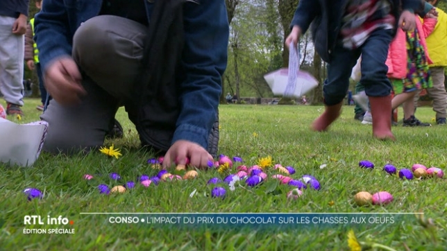 Ce lundi de Pâques, de nombreux enfants ont profité du jour de congé pour participer aux traditionnelles chasses aux œufs. Un événement toujours populaire, malgré la hausse de 50 % du prix du chocolat en deux ans, obligeant les organisateurs à s’adapter.