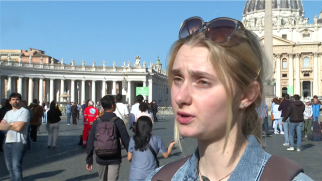 Il était comme Mère Teresa au masculin: des francophones présents au Vatican pour la mort du pape