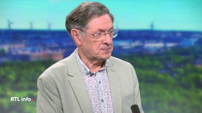 Gabriel Ringlet et Christophe Giltay dressent un bilan nuancé du pontificat de François, entre ouverture et blocages sur certains dossiers.