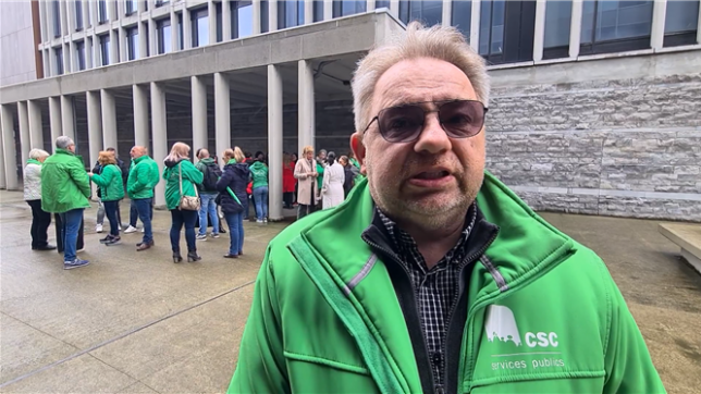 Ce sont des personnes qui vont tout perdre: à Liège la CSC se mobilise pour soutenir les milliers de potentiels exclus du chômage