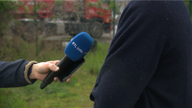 Je voulais lui partager ma Cara Pils: l'homme qui a lancé une bière sur Georges-Louis Bouchez explique son geste