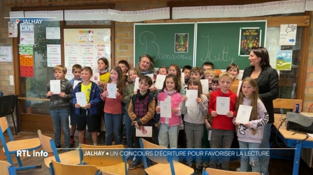Pour les encourager à lire plus souvent, une opération vient d'être lancée par l'association des éditeurs belges. Une 50taine de classes ont participé à un concours d'écriture. La remise des prix a eu lieu dans une école de Jalhay, en province de Liège.