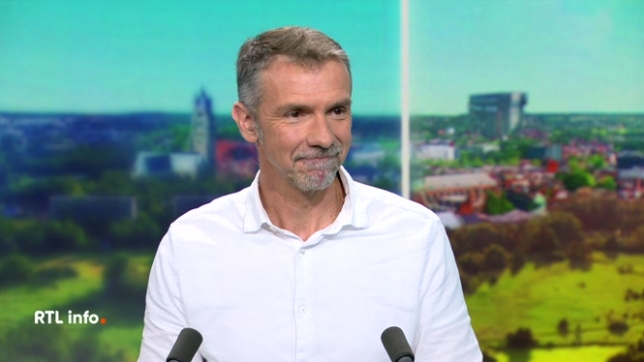 On retrouve en plateau l'écrivain Franck Thilliez pour présenter son nouveau thriller A retardement.