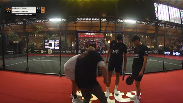Une scène pas banale s'est déroulé lors d'un match au Brussels Premier Padel. Des joueurs ont exigé le retrait... d'un autocollant sponsor.