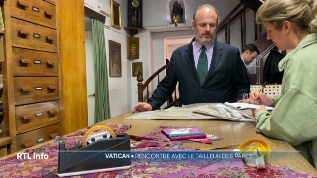 Rencontre avec le tailleur qui habille les papes
