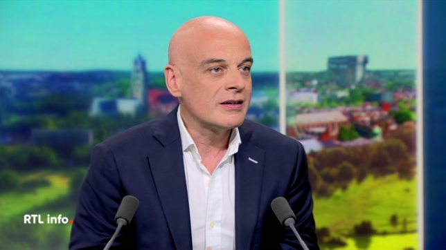 Christophe Van Geem, spécialiste ORL, est invité du RTL info 13h. et nous parle des difficultés liées à la respiration nasale. Il évoque les causes, les symptômes et les traitements possibles.