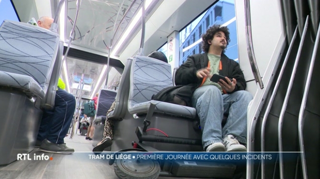 La journée est historique pour les Liégeois, qui ont pu embarquer à bord du tram dès 5 heures du matin. Mais une succession de problèmes techniques en fin d'après-midi ont entraîné des retards sur la ligne.