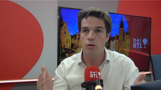 Thomas Dermine, bourgmestre de Charleroi, était l'invité du bel RTL matin ce mercredi. Au micro de Martin Buxant, le socialiste a dénoncé les politiques laxistes de la droite sur l'asile et la migration alors même que les partis de droite instrumentalisent ces questions.