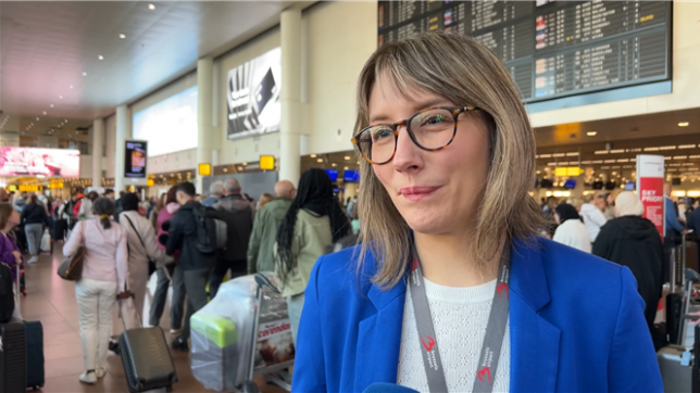 Après une journée à l'arrêt ce mardi en raison de la grève nationale, les activités dans les aéroports de Charleroi et de Bruxelles vont reprendre de manière intense. Plus de 100.000 personnes sont attendues.