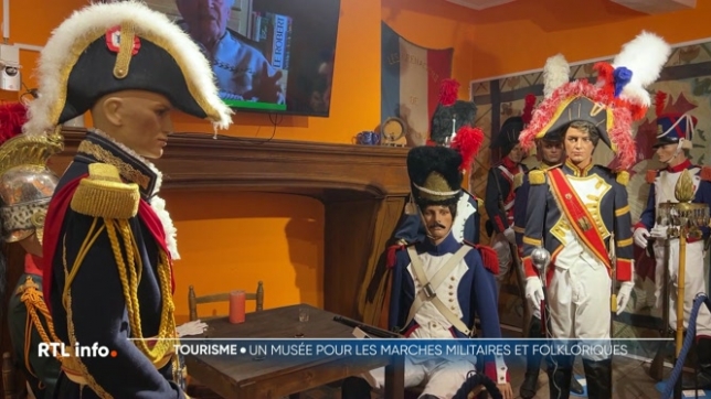 A Gerpinnes, dans la province du Hainaut, le musée dédié aux marches folkloriques de l'Entre-Sambre-et-Meuse vient d'être entièrement rénové. C'est l'occasion idéale pour redécouvrir cette tradition bien vivante, qui rassemble chaque année des milliers de participants entre mai et septembre.