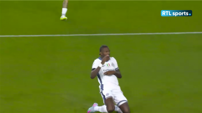 Le joueur français a marqué un but de renard des surfaces.