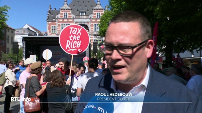 Réunis à Bruxelles, les militants du PTB ont écouté le discours de leur président Raoul Hedebouw qui a qualifié le gouvernement fédéral de gouvernement des super-riches qui s'attaque à l'ensemble des travailleurs. Extrait.