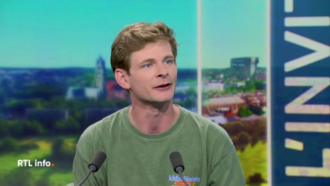 Nicolas Lacroix, révélé sur les réseaux sous le nom de Nico en vrai, cartonne aujourd'hui avec son spectacle Trop gentil, produit par Gui Home. Il participe aussi à l'émission Les Traîtres, où il mêle humour, stratégie et angoisses de sa génération.