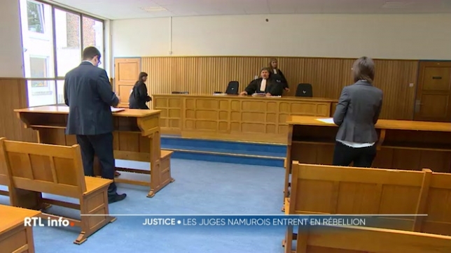 A partir de demain, les juges de paix et les juges de police de Namur mèneront des actions visant à reporter certaines procédures judiciaires. Des actions menées contre les modifications que le gouvernement De Wever envisage d'apporter au calcul des pensions des magistrats. Explications.