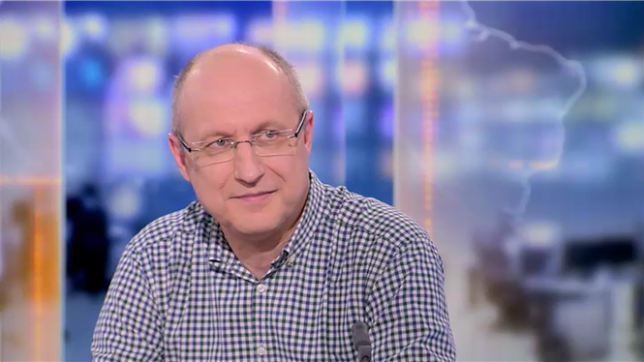 C'est le sentiment du sociologue du sport Jean-Michel De Waele. Spécialiste du hooliganisme, il a reconnu directement les North Fanatics 2013 du Club de Bruges sur les images des violences d'hier à Molenbeek. Il s'étonne du manque d'encadrement de la police bruxelloise.