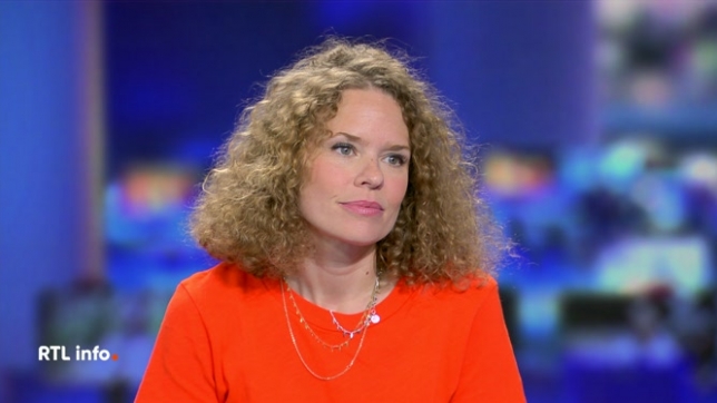 Le panier Testachats, qui suit plus de 3 000 produits de base dans 7 chaînes de supermarchés, révèle que l'inflation alimentaire a atteint 4,35 % en avril 2025. Cette hausse continue depuis janvier 2025, où elle était à 3,29 %. Les produits qui ont baissé incluent les mangues et le pain.