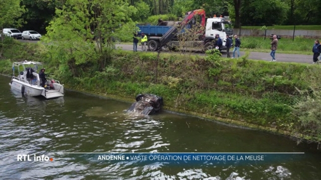 Différents services (police, services techniques spécialisés et SPW, notamment) ont procédé à l’exhumation de cinq épaves de véhicules, entre Andenne et Namur. Ces véhicules, dont une Volvo V40 repêchée à Sclayn, avaient été repérés dans la Meuse par des équipes chargées de sonder le cours d’eau.
