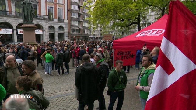 Les organisateurs dénoncent des réformes gouvernementales qui menacent l’avenir de nos institutions publiques, en s’attaquant directement à leurs fondements. Pour l'université de Liège, cela signifie des pertes de revenus majeures au niveau des pensions pour l’ensemble du personnel.