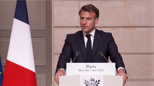Nous allons mettre en place un conseil de défense et de sécurité franco-allemand qui se réunira régulièrement pour apporter des réponses opérationnelles à nos défis stratégiques communs, déclare Emmanuel Macron, aux côtés du nouveau chancelier allemand Friedrich Merz reçu à Paris.