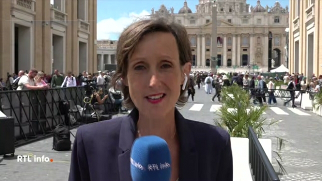 Les cardinaux sont réunis dans la chapelle Sixtine depuis bientôt 24 heures, mais aucune fumée blanche n'a encore été observée. Hier soir, de la fumée noire s'est échappée de la cheminée, signifiant qu'aucun pape n'a été élu. L'élection se poursuit aujourd'hui avec plusieurs tours de vote prévus.