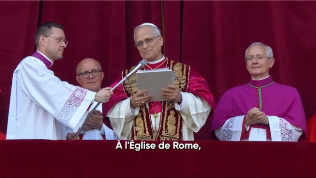 Le nouveau pape est nommé ! Léon XIV a été choisi par les autres cardinaux et débute son règne à la tête de l'Église catholique.