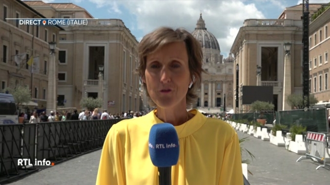 Notre envoyée spéciale Chantal Monet se trouve toujours aux abords de la place Saint-Pierre à Rome pour faire le point et décrire l'atmosphère qui y règne au lendemain de l'élection du nouveau pape Léon XIV.