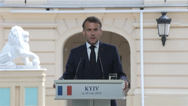 L'Ukraine et ses principaux alliés européens, de concert avec les États-Unis, ont proposé samedi à la Russie un cessez-le-feu complet et inconditionnel de 30 jours à partir de lundi, à l'issue d'une visite à Kiev d'Emmanuel Macron, Friedrich Merz, Keir Starmer et Donald Tusk.