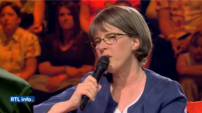 Cette famille a été particulièrement touchée par la maladie. La grand-mère, la mère et la fille, Alix, 11 ans, ont toutes été atteintes d'un cancer.