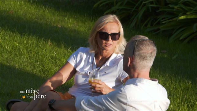 Alors que les rapprochements se multiplient, les sentiments se brouillent et les choix deviennent cruciaux dans Ma mère, ton père.