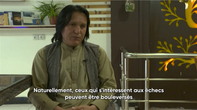 Le gouvernement taliban a ajouté à sa liste des activités interdites les échecs, assimilés jusqu'à nouvel ordre à un jeu d'argent contraire à la loi sur les moeurs. Patron d'un café de Kaboul où les clients s'adonnaient volontiers à ce jeu, Azizullah Gulzada, est attristé par cette nouvelle.