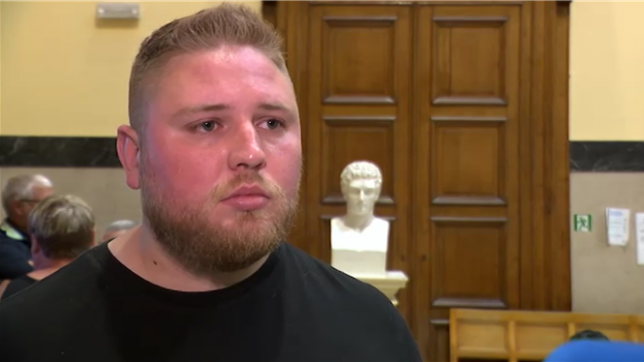 Vincent Stavaux, ex-manager de Justine Henin, écope de 5 ans de prison pour attentats à la pudeur sur huit jeunes basketteurs. Les faits ont été commis entre 2005 et 2011.