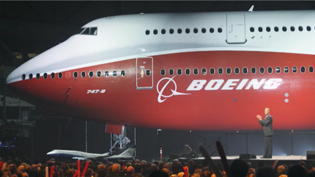 Un luxueux Boeing 747 offert par le Qatar à l’usage de Donald Trump agite les États-Unis : un cadeau à 400 millions qui soulève des soupçons de conflit d’intérêts et de légalité constitutionnelle à l’approche d’un voyage au Moyen-Orient.