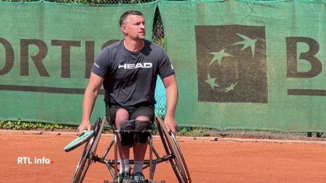 Le tennisman belge en fauteuil roulant, Joachim Gérard, mettra fin à sa carrière à la fin de la saison. Il prépare actuellement son dernier Roland Garros au Tennis Club d'Havré. Rencontre.
