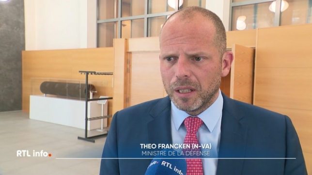Le ministre de la Défense Théo Francken s'est exprimé en Commission de la Chambre après que plusieurs militaires belges aient été blessés lors d'un exercice en Ecosse. On apprend qu'une enquête est en cours pour déterminer les causes de l'accident.