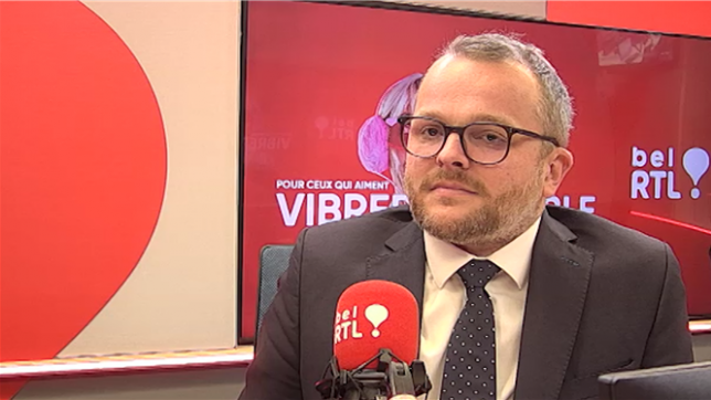 Le ministre fédéral de l’énergie répond aux questions de Martin Buxant. Les députés doivent voter cet après-midi une loi qui revient sur la loi de sortie du nucléaire de 2003. La Belgique pourra alors imaginer un nouvel avenir nucléaire. En prolongeant encore certains des réacteurs existants ou en construisant de nouvelles unités.