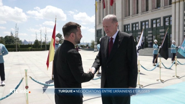 Les négociations entre les Russes et les Ukrainiens commencent à Istanbul