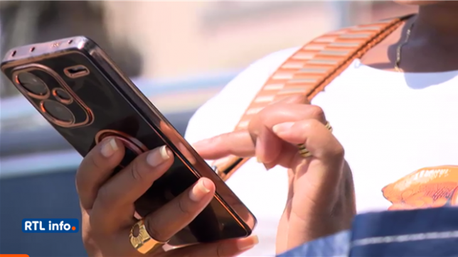 Près de la moitié des Belges commandent des vêtements en ligne. La popularité croissante des sites chinois bon marché, tels que Shein et Temu, n’y est peut-être pas étrangère. Ces sites chinois ont réalisé une percée fulgurante en Europe en doublant leur vente grâce des prix imbattables... Mais ils sont aujourd’hui dans le collimateur de l’Union Européenne.