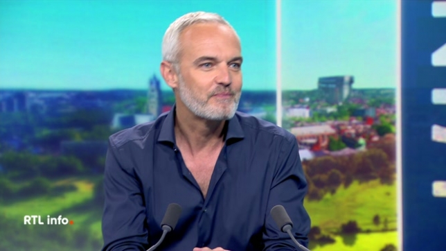 Invité du RTL info 13h., Olivier Bal présente Malaven, son dernier roman. Un thriller qui emmène le lecteur sur une île hostile de Bretagne. L'histoire se déroule en deux temps, en 1987 et en 2007 et met en scène une bande d'adolescents confrontés à de curieux événements.