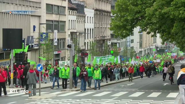 Les travailleuses et les travailleurs du non-marchand ont manifesté dans les rues de Bruxelles. Le secteur a des revendications variées mais toutes ses composantes dénoncent les politiques d'austérité menées par les différents niveaux de pouvoir.