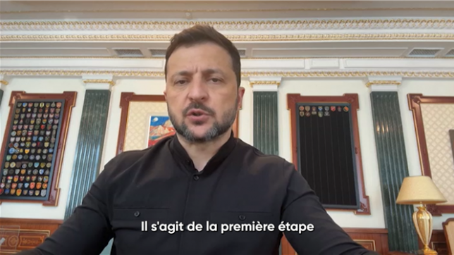 Une première étape: Zelensky confirme le début d'un échange record de prisonniers avec Moscou